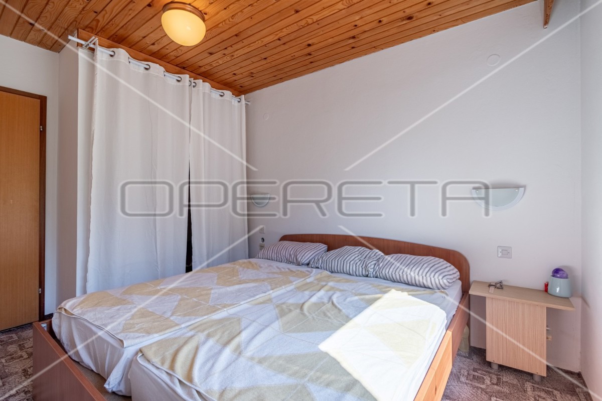 Casa su tre piani con giardino e vista mare, Trgetari, 247,26 m2