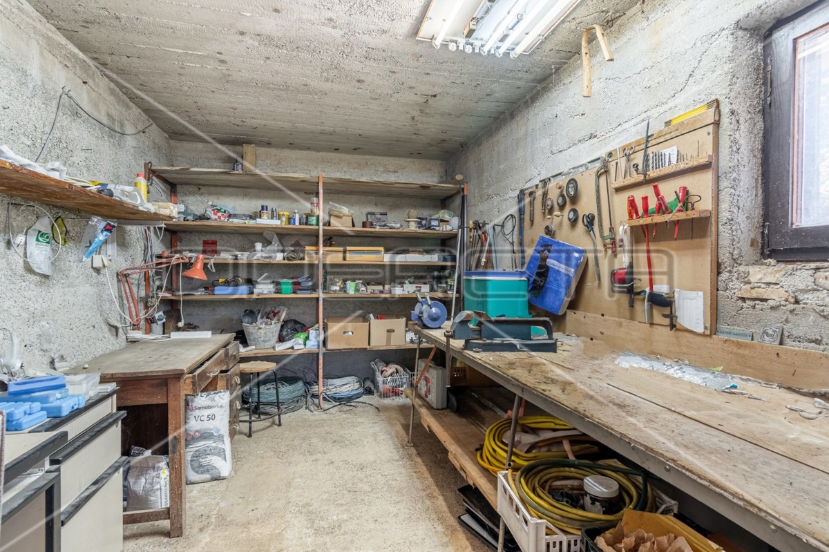 Casa su tre piani con giardino e vista mare, Trgetari, 247,26 m2