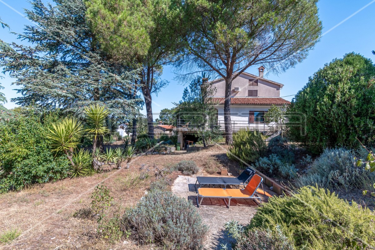 Casa su tre piani con giardino e vista mare, Trgetari, 247,26 m2