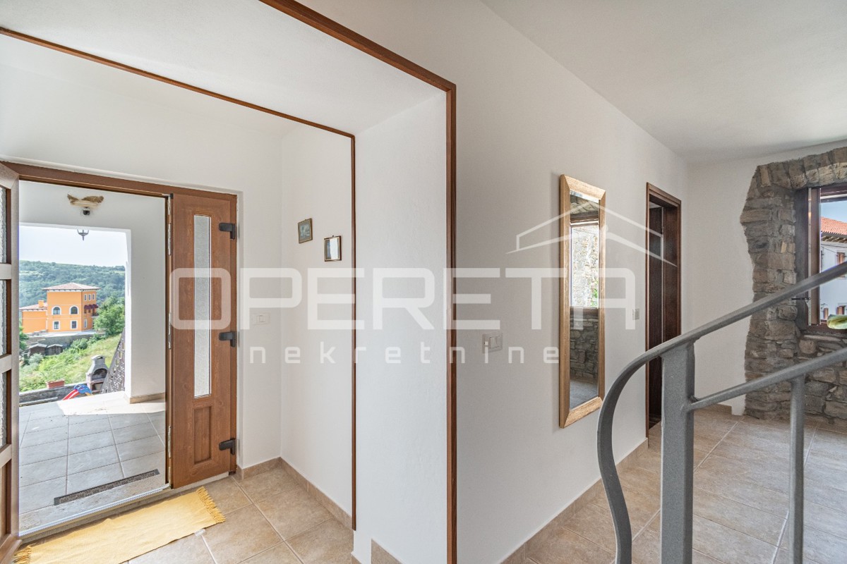 Istria, dintorni di Buie – Casa in pietra autoctona