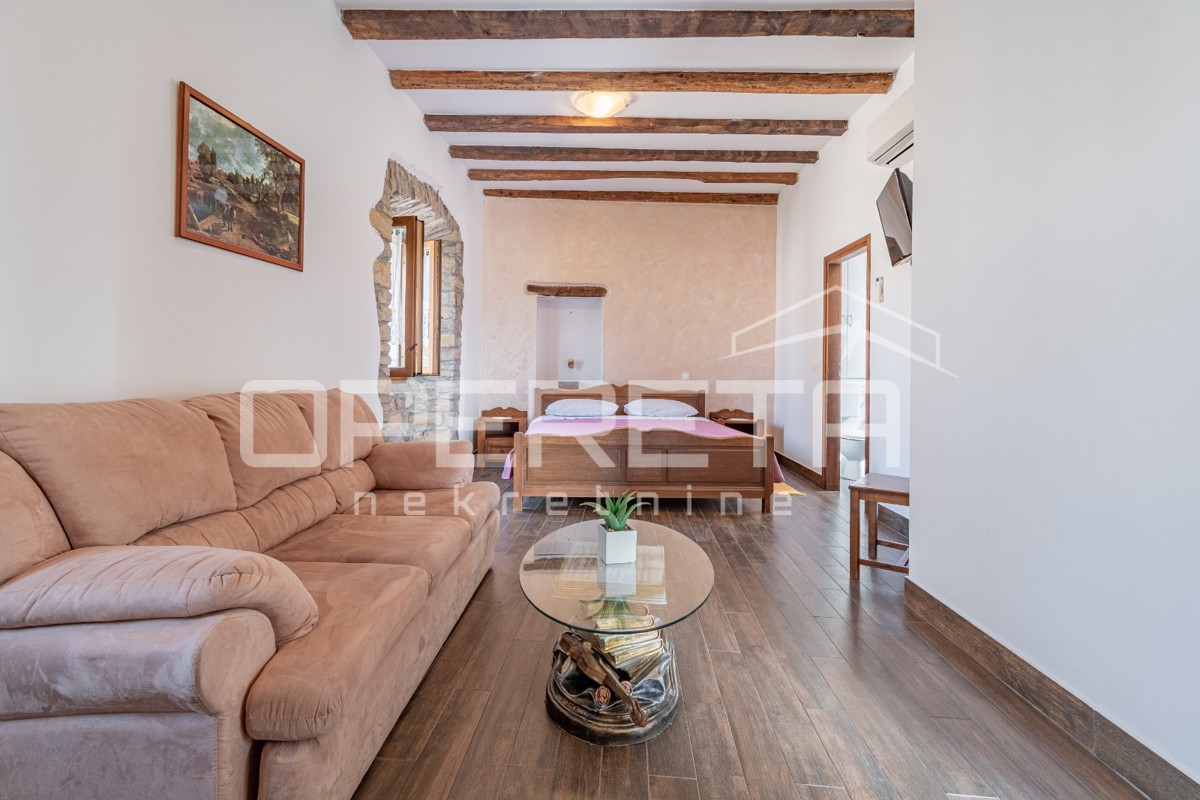 Istria, dintorni di Buie – Casa in pietra autoctona