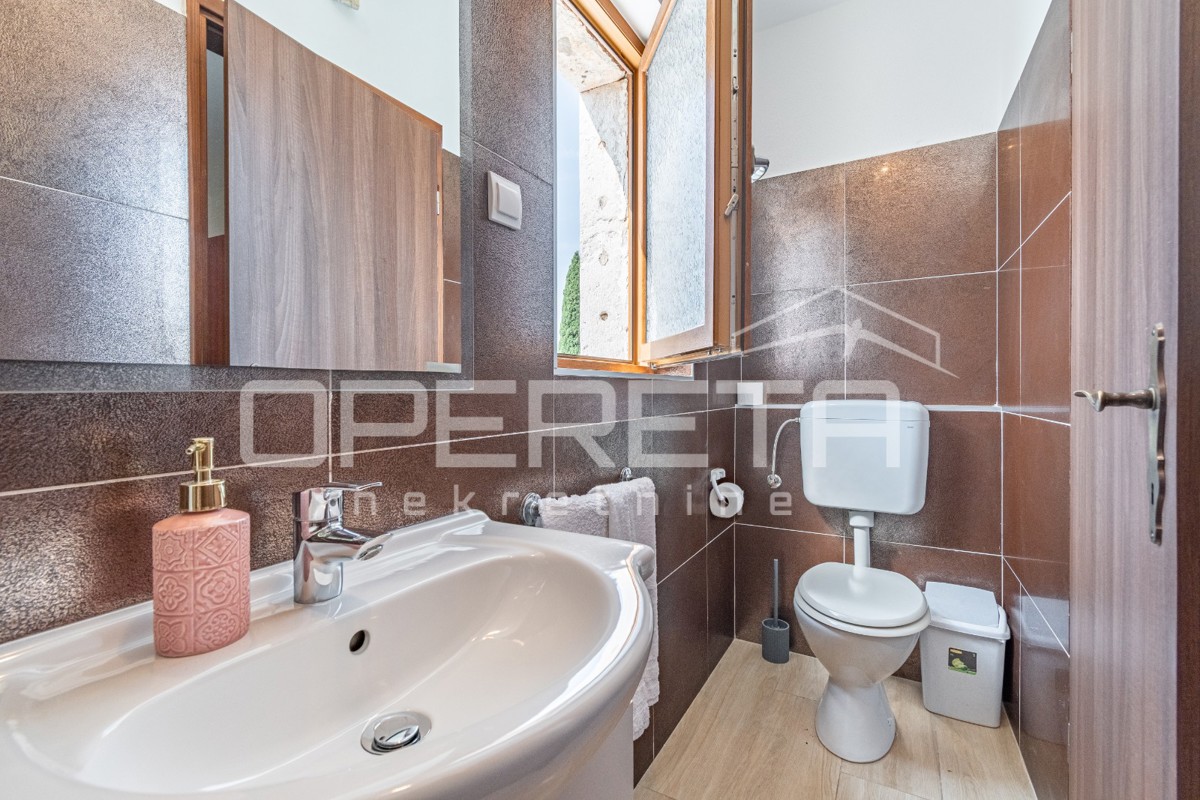 Istria, dintorni di Buie – Casa in pietra autoctona