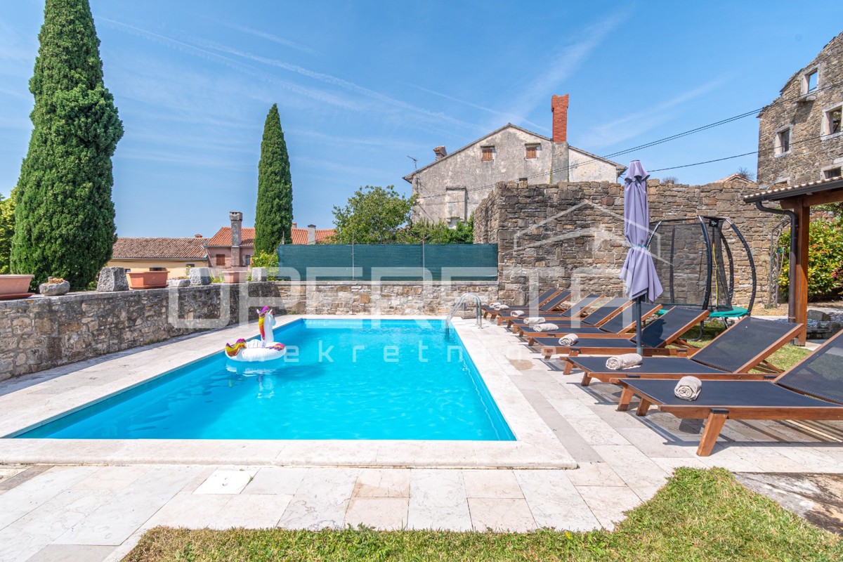 Istria, dintorni di Buie – Casa in pietra autoctona