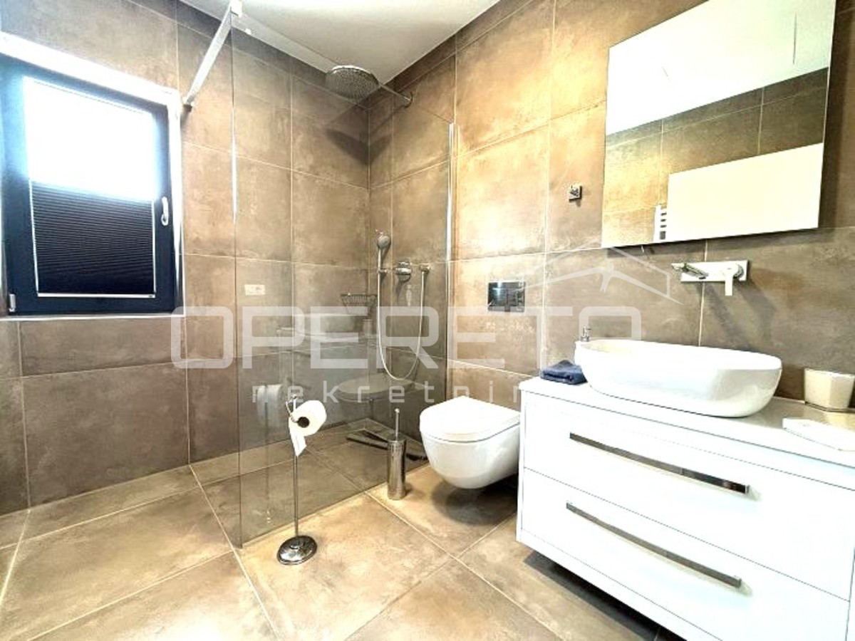 Vendita, Casa, Pag, Jakišnica , Indipendente, 240m2