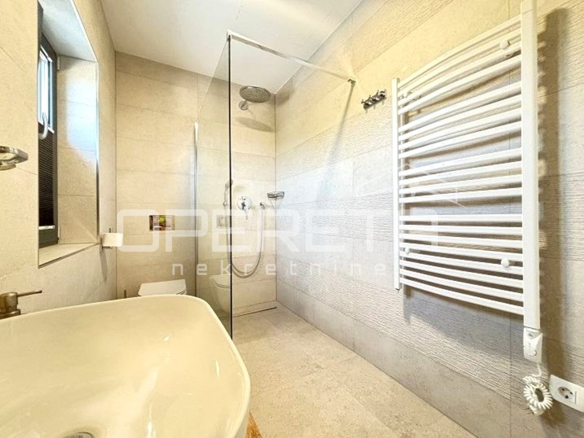 Vendita, Casa, Pag, Jakišnica , Indipendente, 240m2