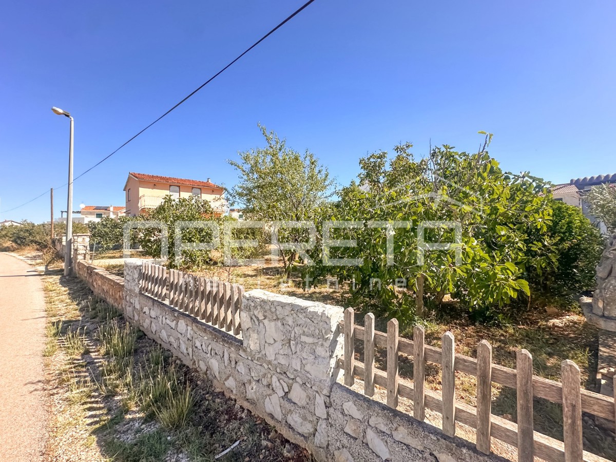 Casa di vacanza con 404 m² di terreno in una zona tranquilla di Zaton