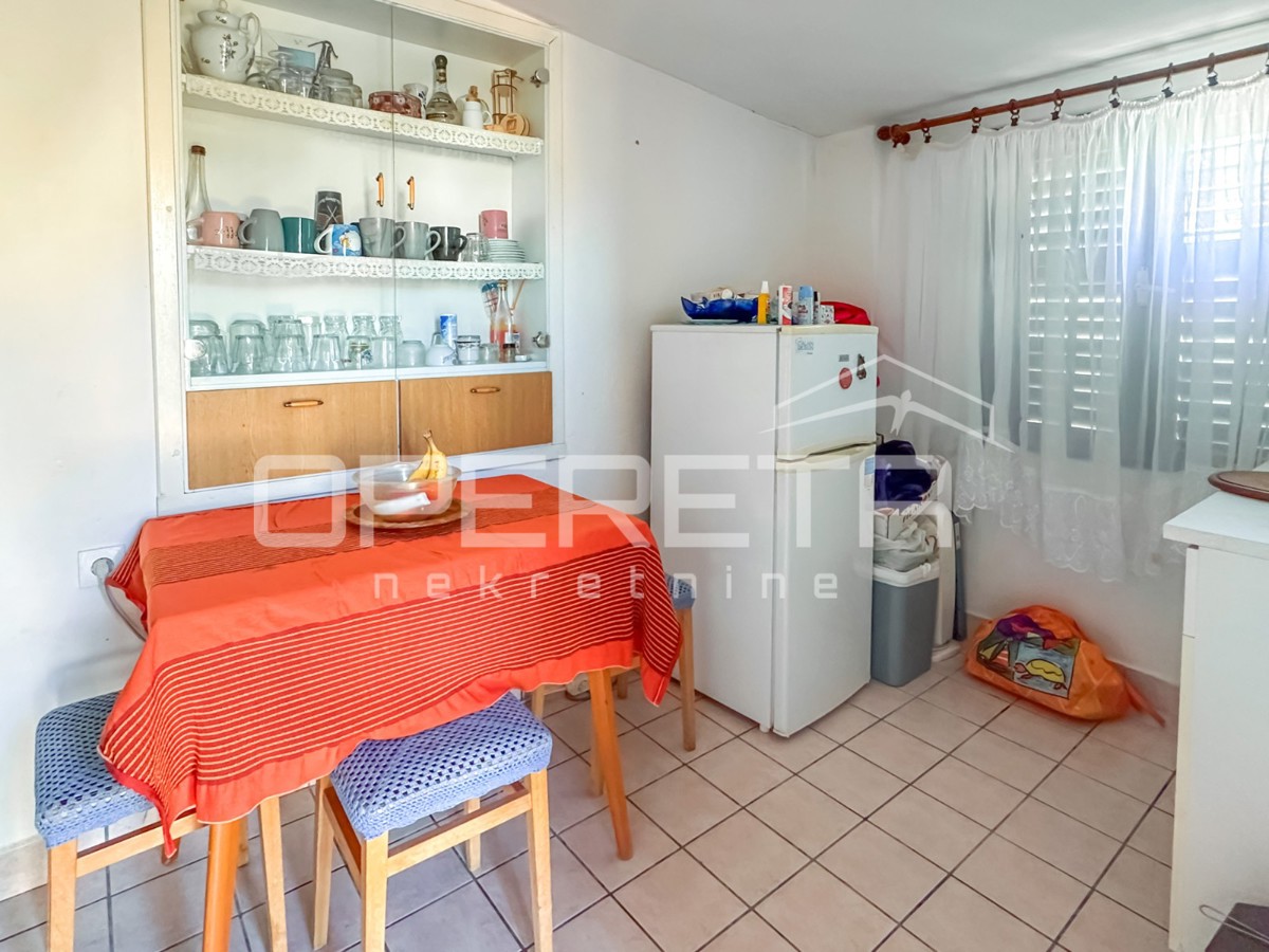 Casa di vacanza con 404 m² di terreno in una zona tranquilla di Zaton