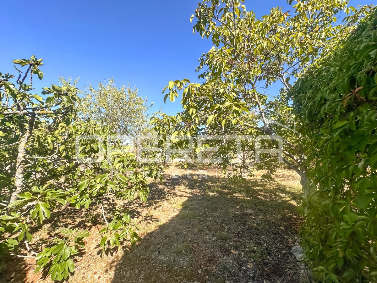 Casa di vacanza con 404 m² di terreno in una zona tranquilla di Zaton