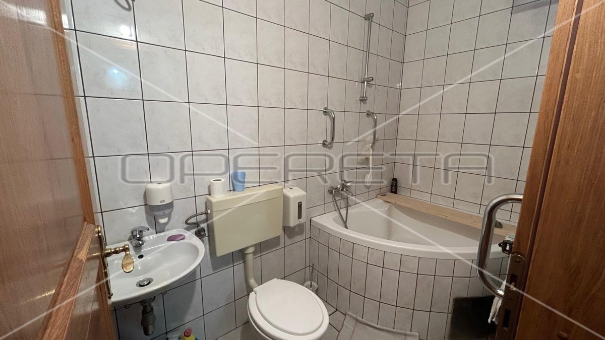 Vendita, Locale su strada, Sesvete, Varaždinska cesta 54, 231m2