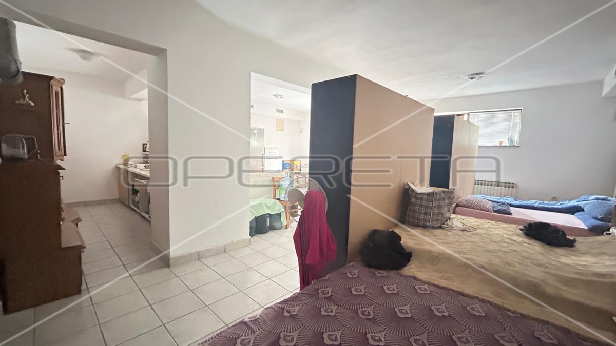 Vendita, Locale su strada, Sesvete, Varaždinska cesta 54, 231m2