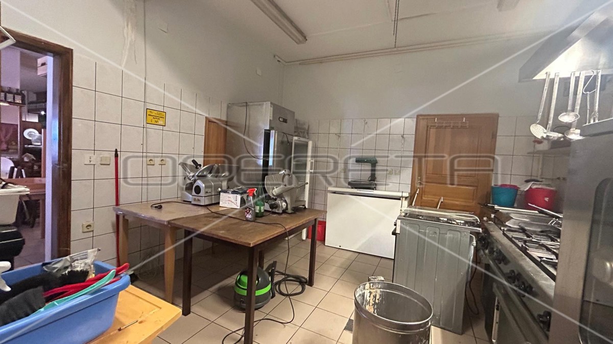 Vendita, Locale su strada, Sesvete, Varaždinska cesta 54, 231m2