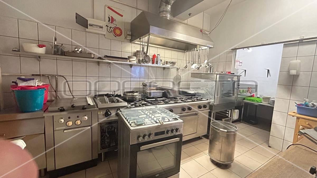 Vendita, Locale su strada, Sesvete, Varaždinska cesta 54, 231m2