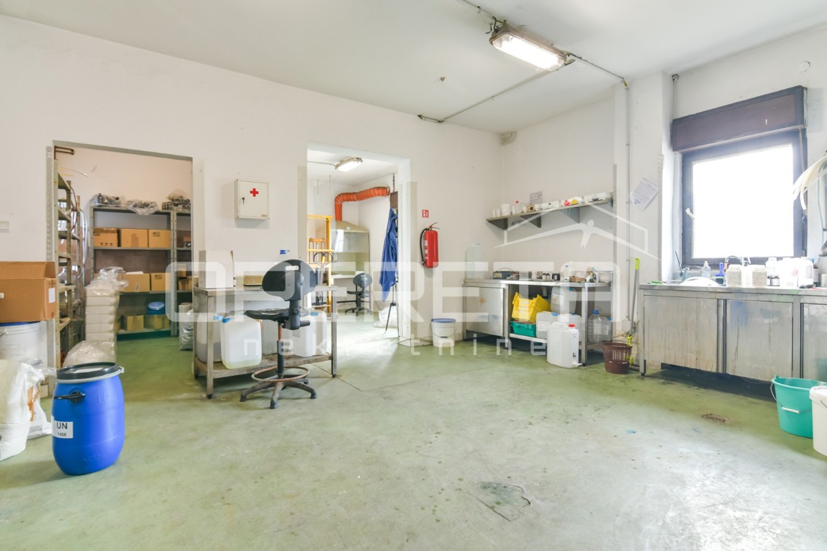 Vendita, Edificio commerciale, Novaki, Industrijska ulica, 867m2