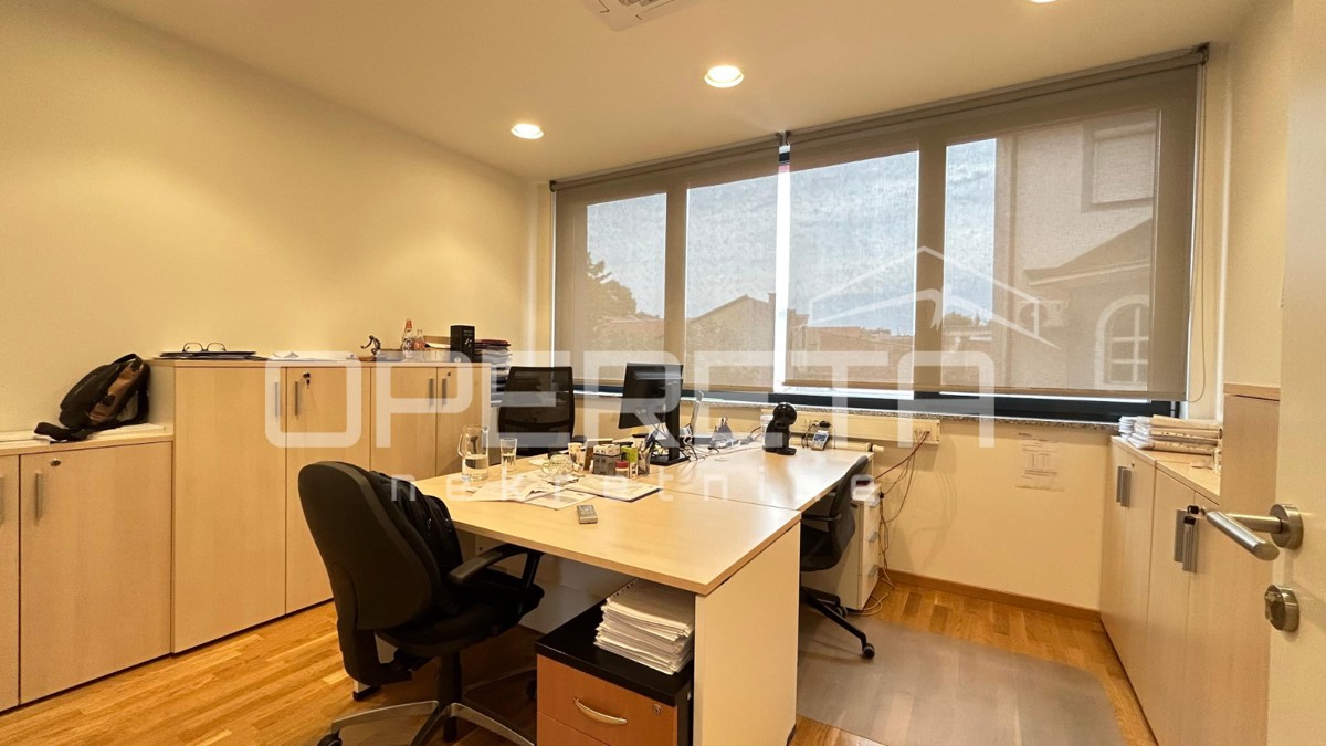 Vendita, Ufficio, Slavonski Brod, Ljudevita Gaja, 229m2