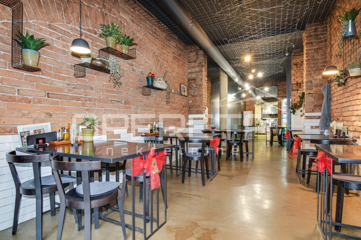 Vendita, Locale su strada, Centar, Maksimirska Cesta, 70m2