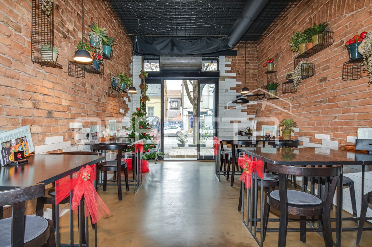 Vendita, Locale su strada, Centar, Maksimirska Cesta, 70m2