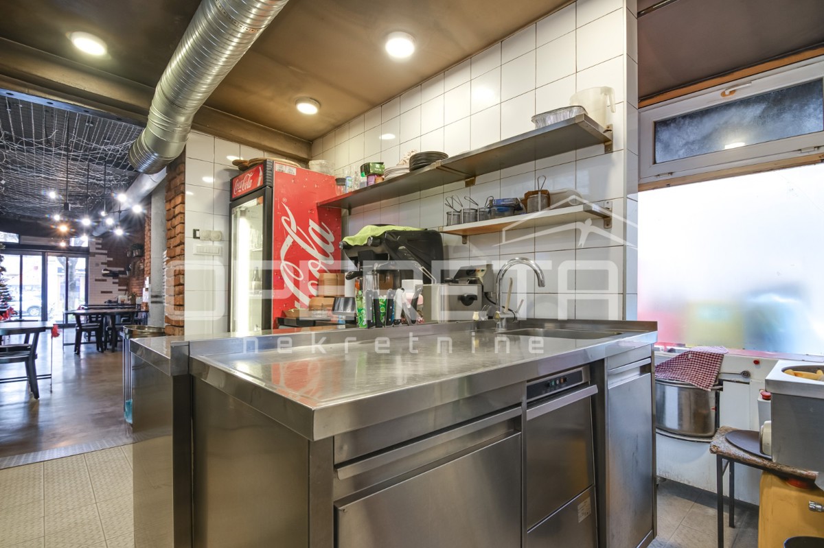 Vendita, Locale su strada, Centar, Maksimirska Cesta, 70m2