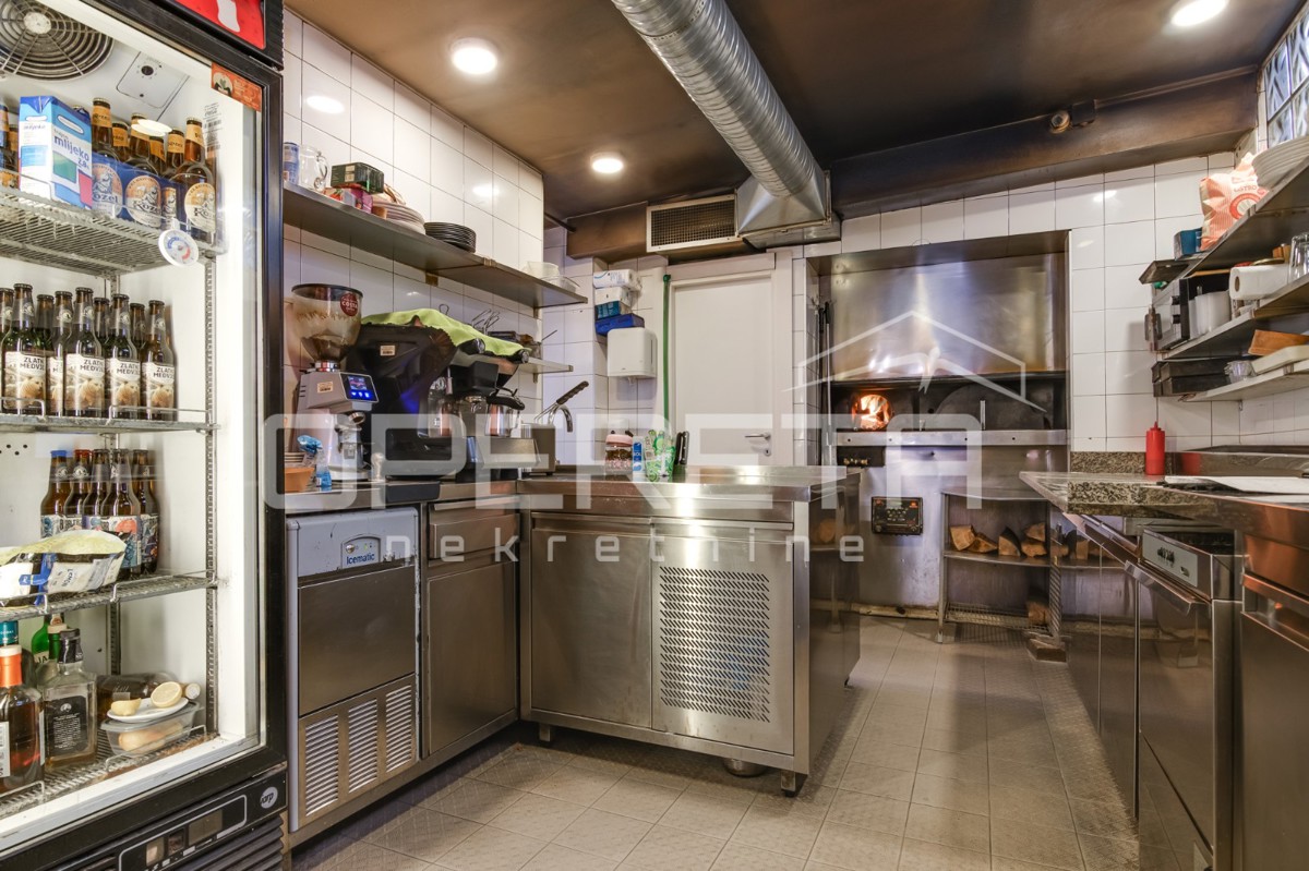 Vendita, Locale su strada, Centar, Maksimirska Cesta, 70m2