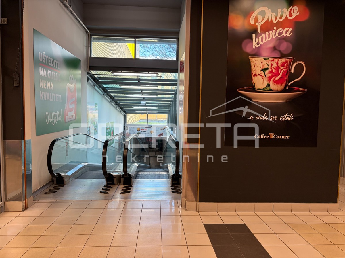 Vendita, Locale su strada, Centar, Heinzelova , 141m2