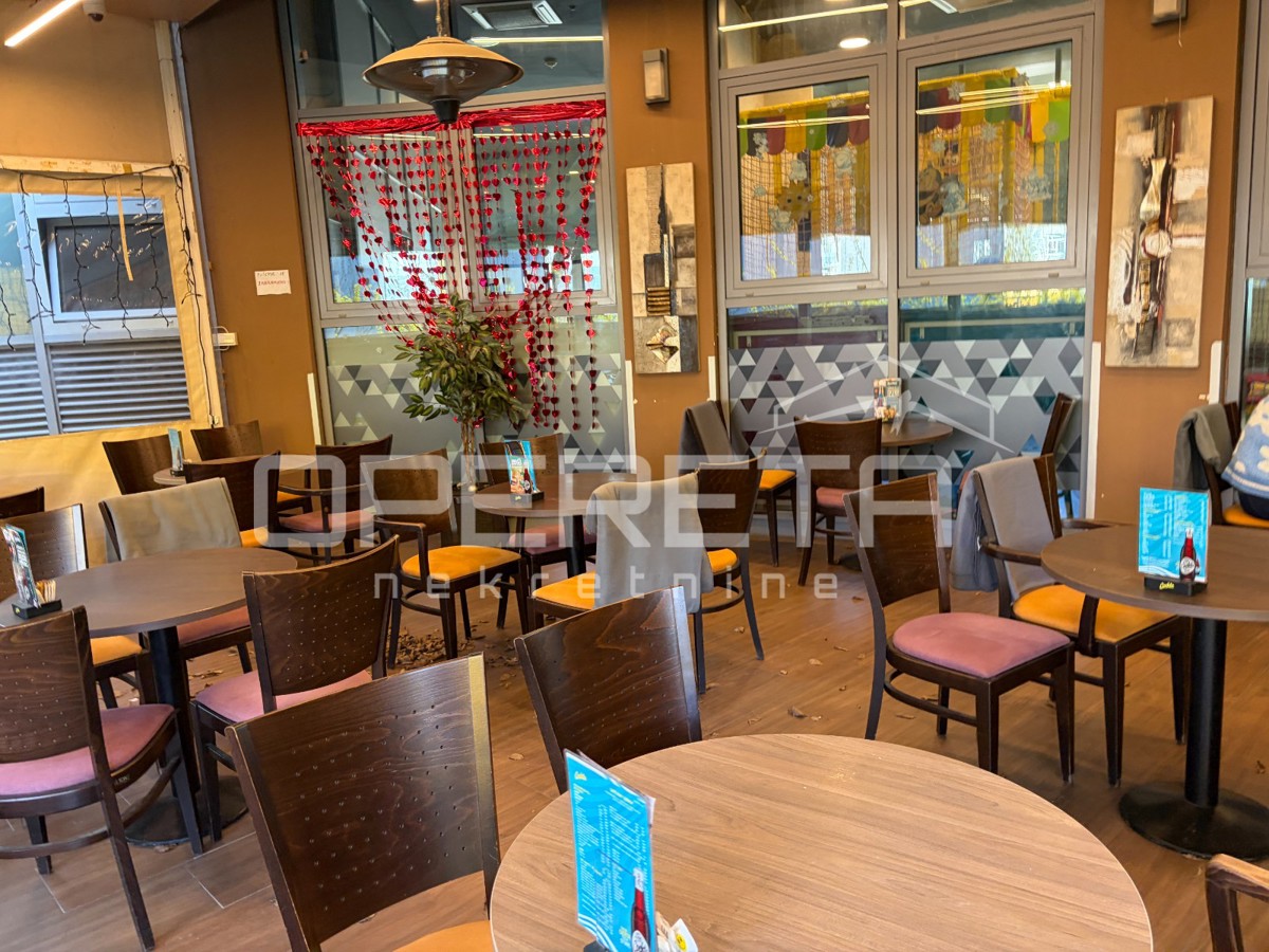 Vendita, Locale su strada, Centar, Heinzelova , 141m2