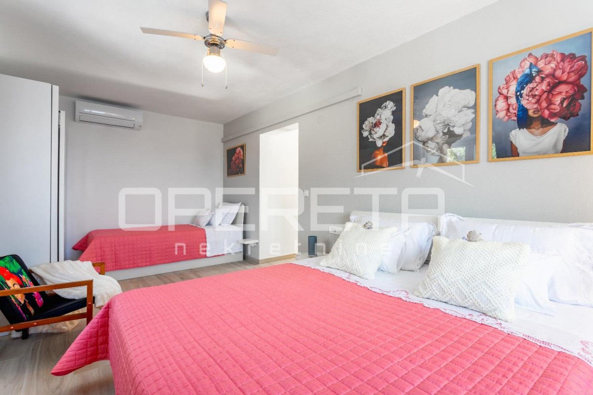 Brač esclusiva proprietà con villa, vista panoramica e 8000 m² di terreno, vicinanza a Supetar