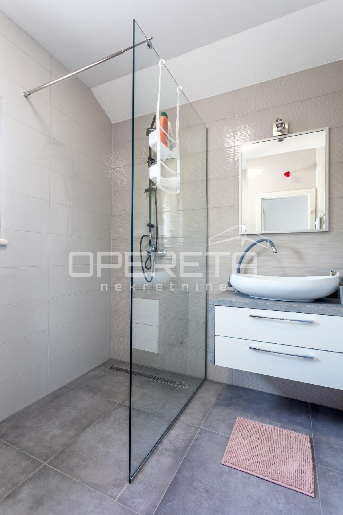 Brač esclusiva proprietà con villa, vista panoramica e 8000 m² di terreno, vicinanza a Supetar