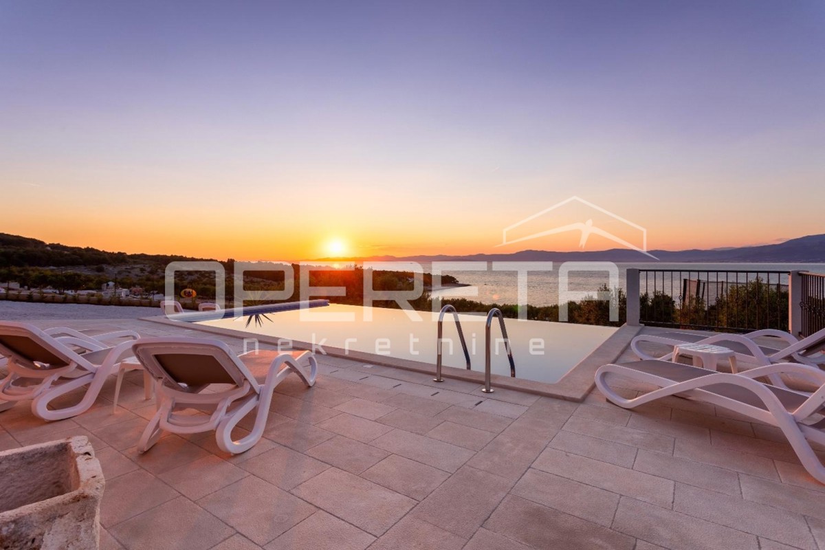 Brač esclusiva proprietà con villa, vista panoramica e 8000 m² di terreno, vicinanza a Supetar