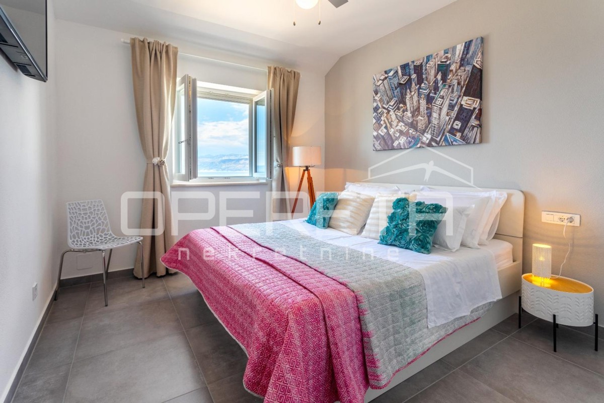 Brač esclusiva proprietà con villa, vista panoramica e 8000 m² di terreno, vicinanza a Supetar