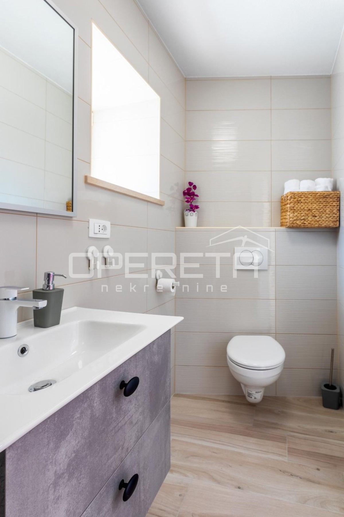 Brač esclusiva proprietà con villa, vista panoramica e 8000 m² di terreno, vicinanza a Supetar