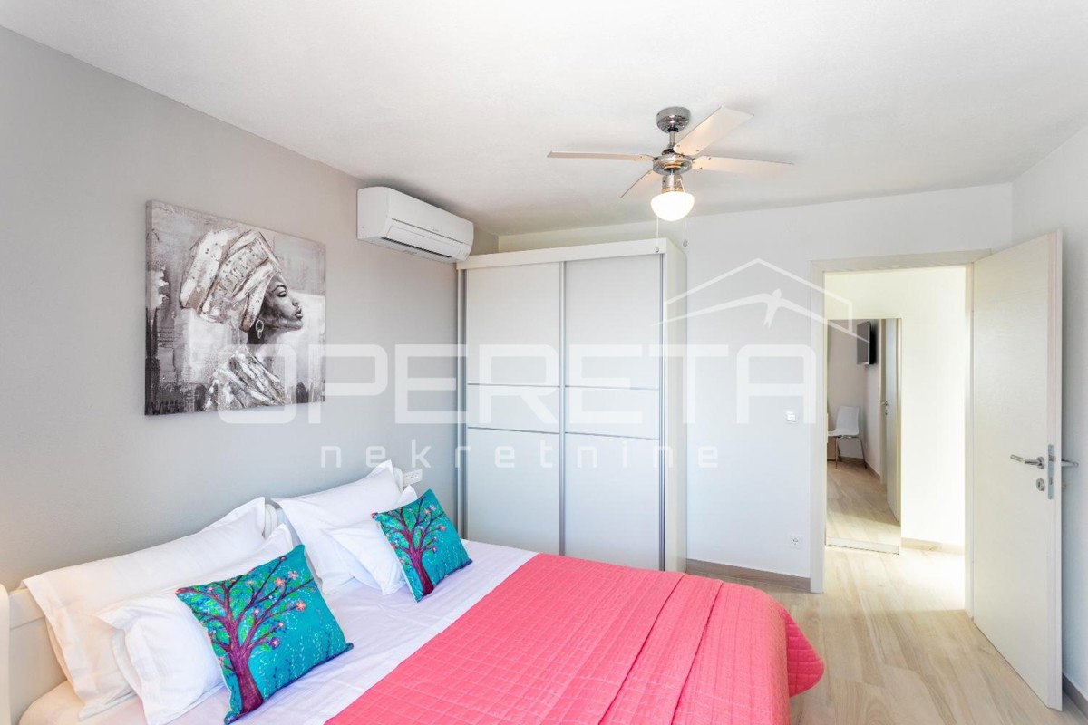 Brač esclusiva proprietà con villa, vista panoramica e 8000 m² di terreno, vicinanza a Supetar