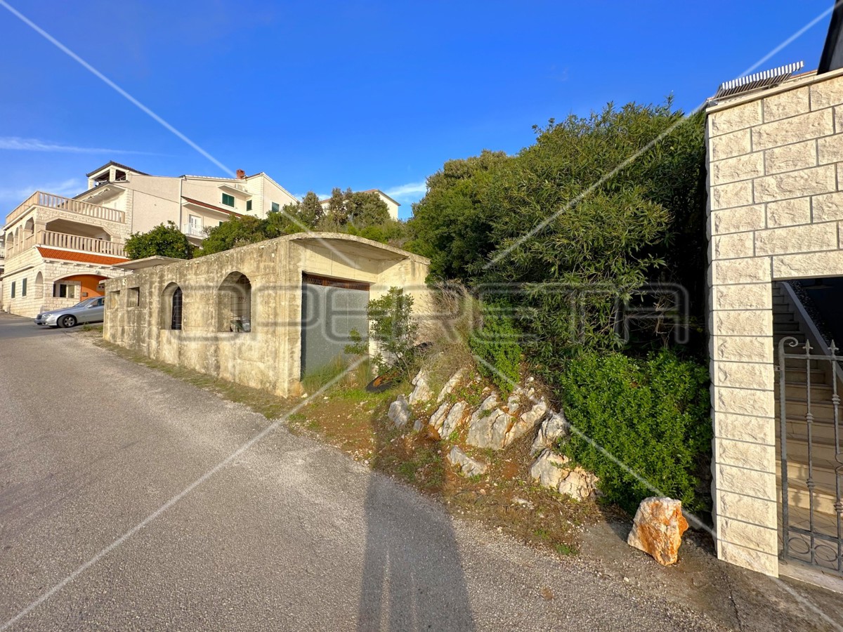 Terreno attraente di 437 m2 con vista mare – Zavalatica