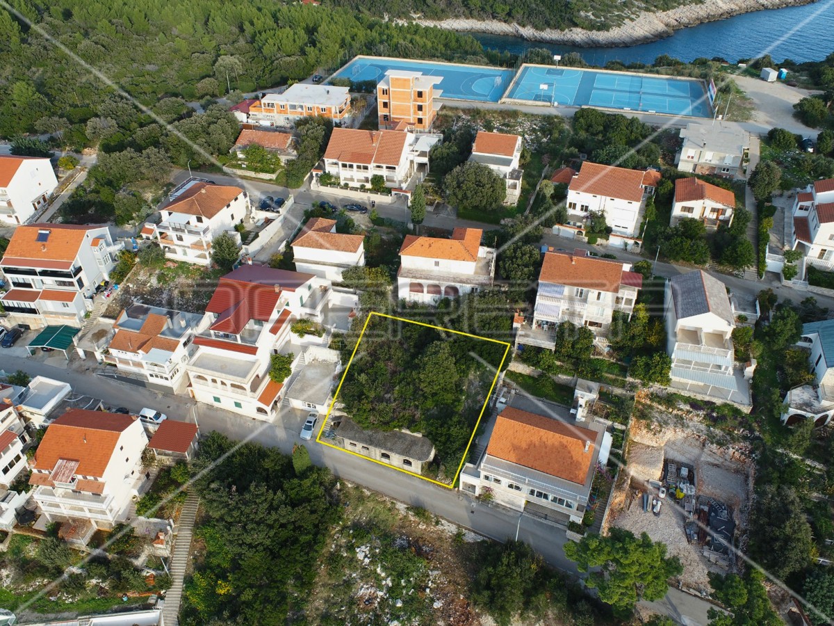 Terreno attraente di 437 m2 con vista mare – Zavalatica