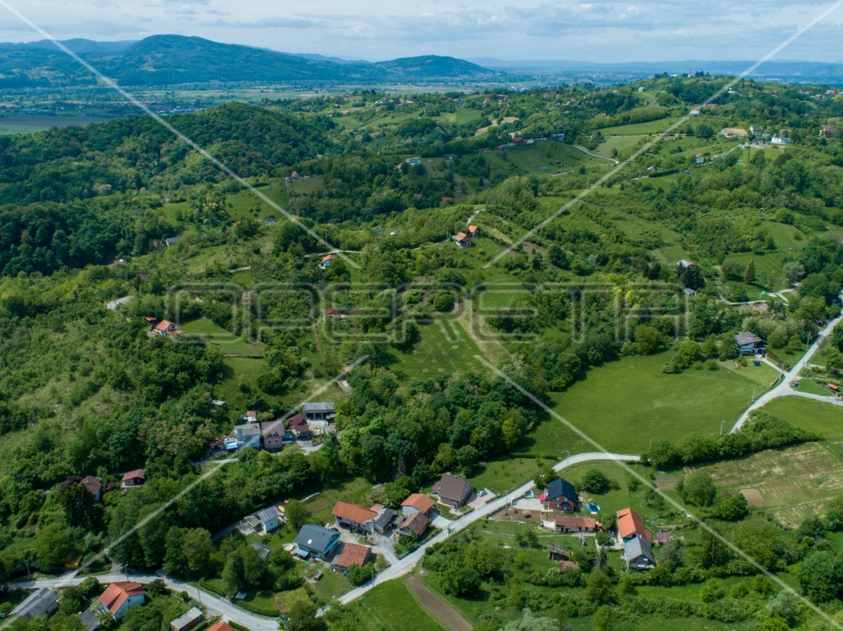 Duga ulica, Laduč, 9.787,00 m2, 179.000,01 EUR