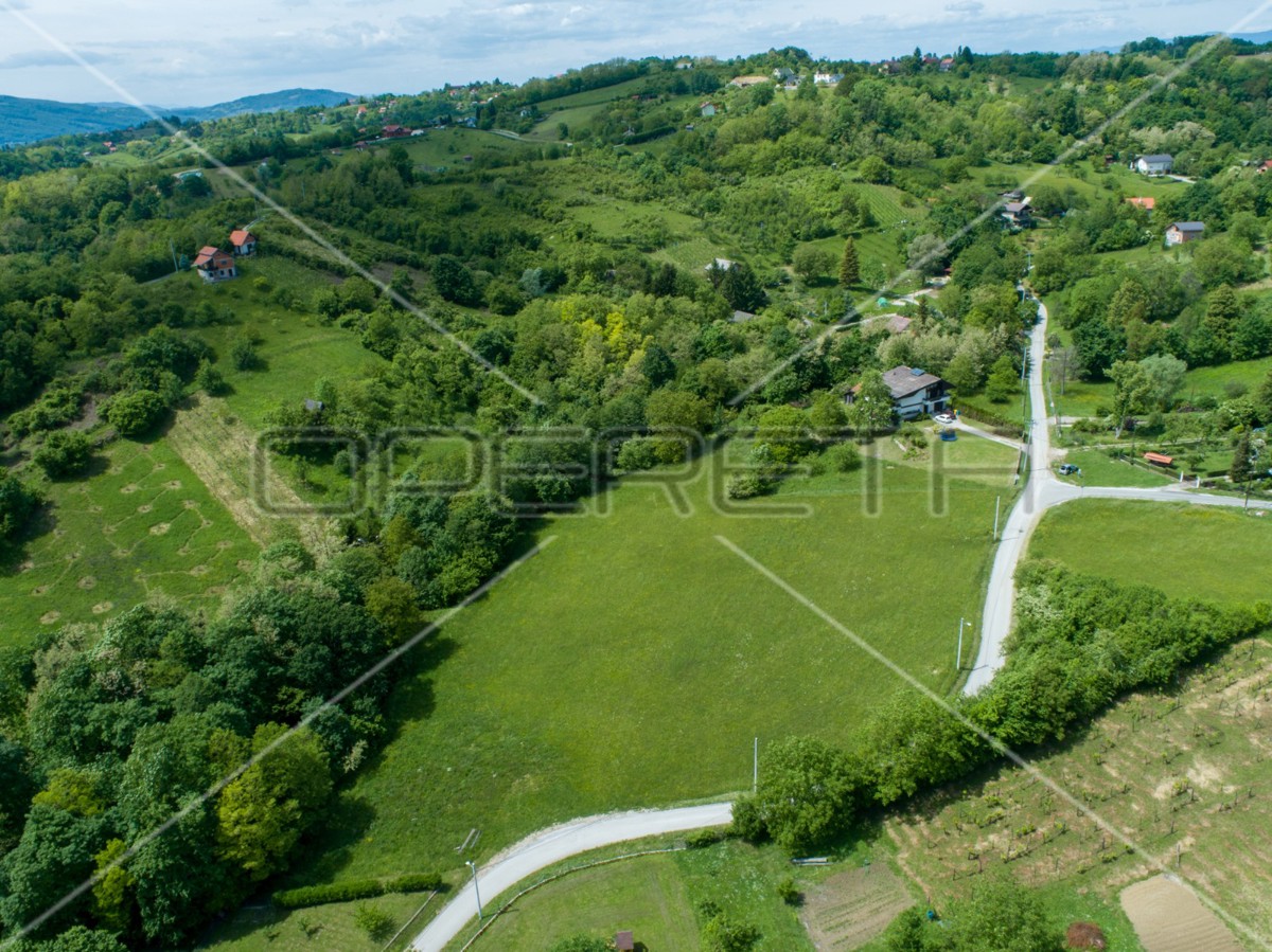 Duga ulica, Laduč, 9.787,00 m2, 179.000,01 EUR