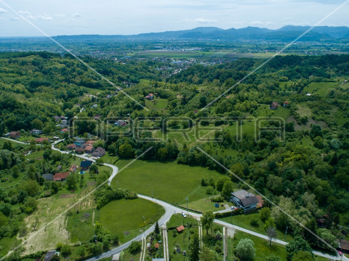 Duga ulica, Laduč, 9.787,00 m2, 179.000,01 EUR