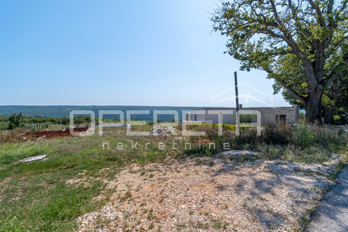 Istria, Krasica – terreno edificabile con progetto e permesso di costruzione con vista mare