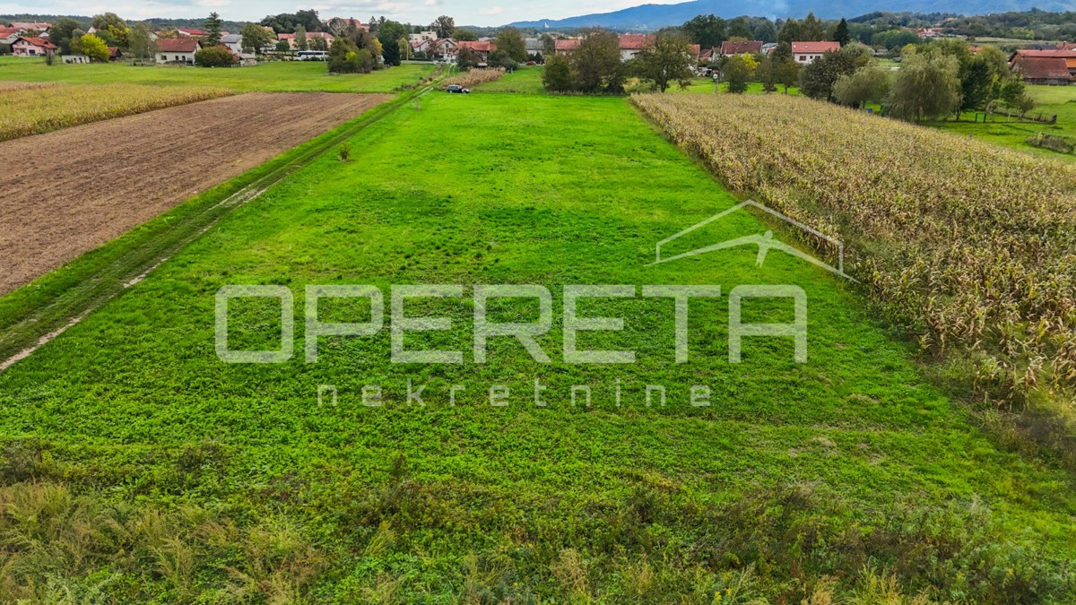 Terreno edificabile con accesso da due lati, Jakovlje