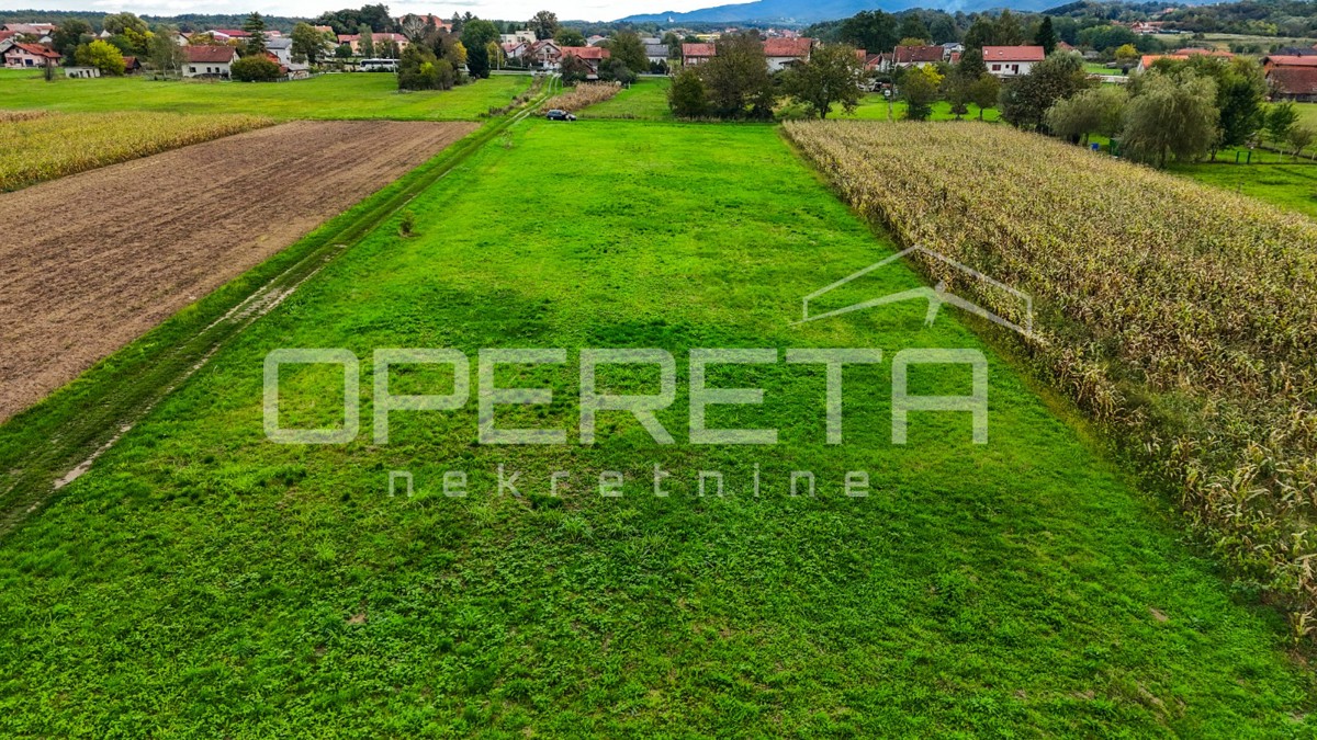 Terreno edificabile con accesso da due lati, Jakovlje