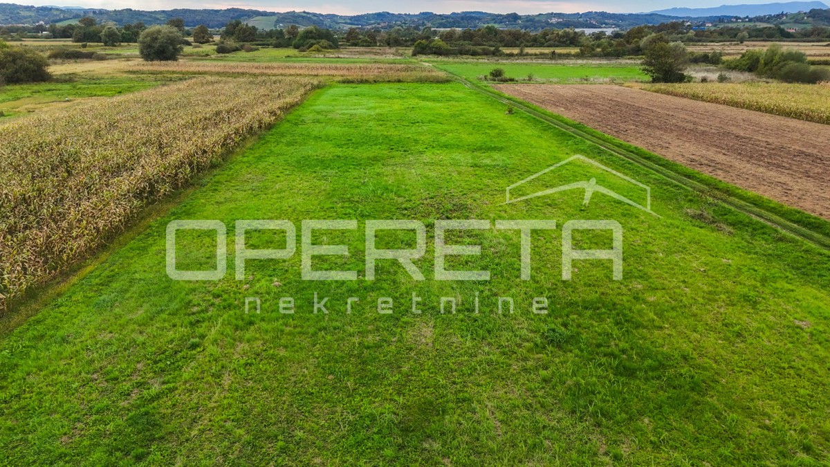 Terreno edificabile con accesso da due lati, Jakovlje