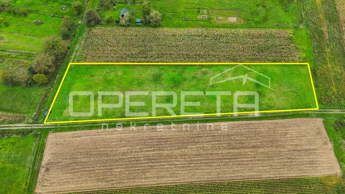 Terreno edificabile con accesso da due lati, Jakovlje