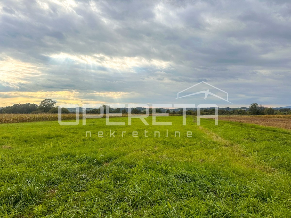 Terreno edificabile con accesso da due lati, Jakovlje