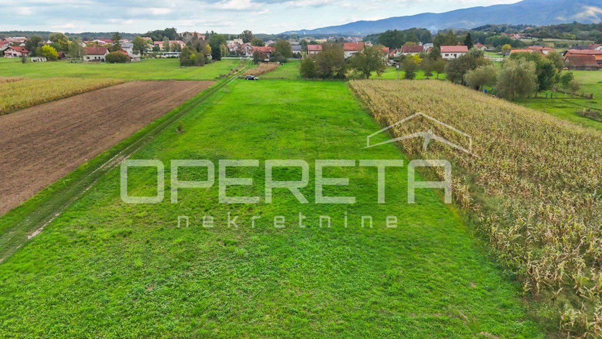 Terreno edificabile con accesso da due lati, Jakovlje