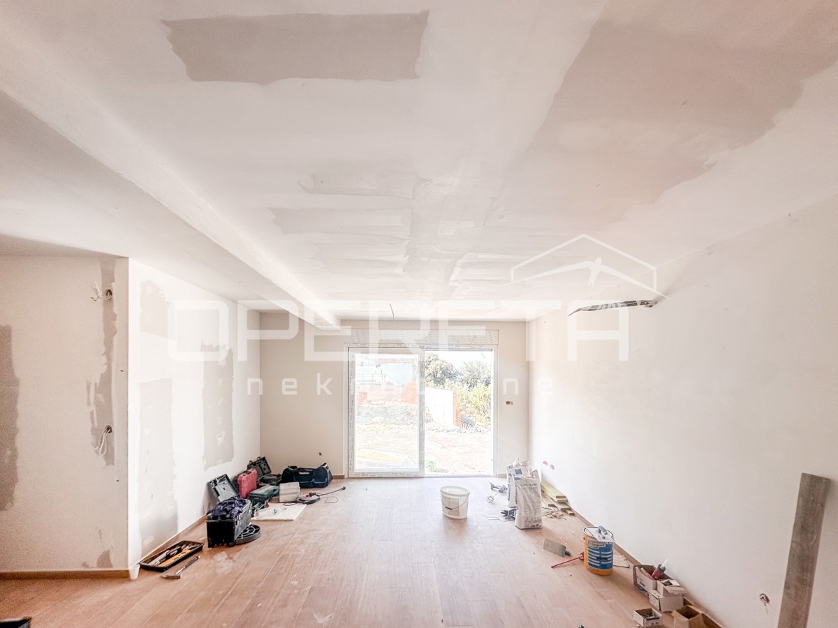 Appartamento con piscina e giardino a Stivašnica, 260,40 m2