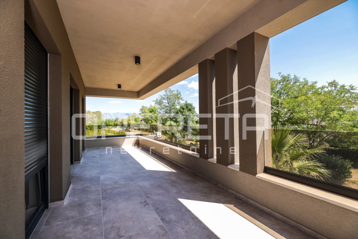 Appartamento trilocale con vista mare, 114 m2, a 300 m dal mare, Sabunike, Privlaka