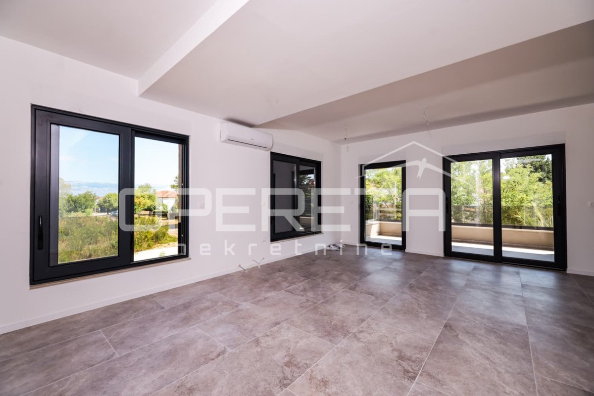 Appartamento trilocale con vista mare, 114 m2, a 300 m dal mare, Sabunike, Privlaka