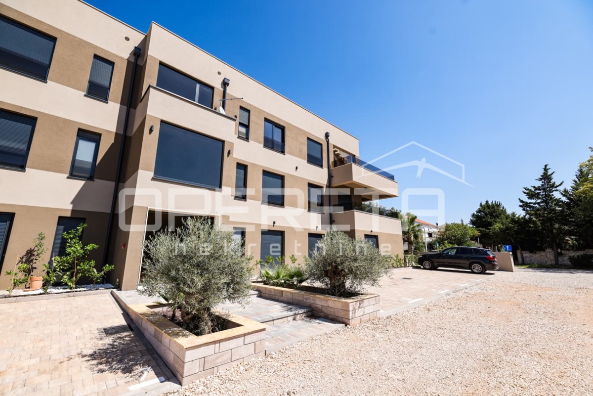 Appartamento trilocale con vista mare, 114 m2, a 300 m dal mare, Sabunike, Privlaka