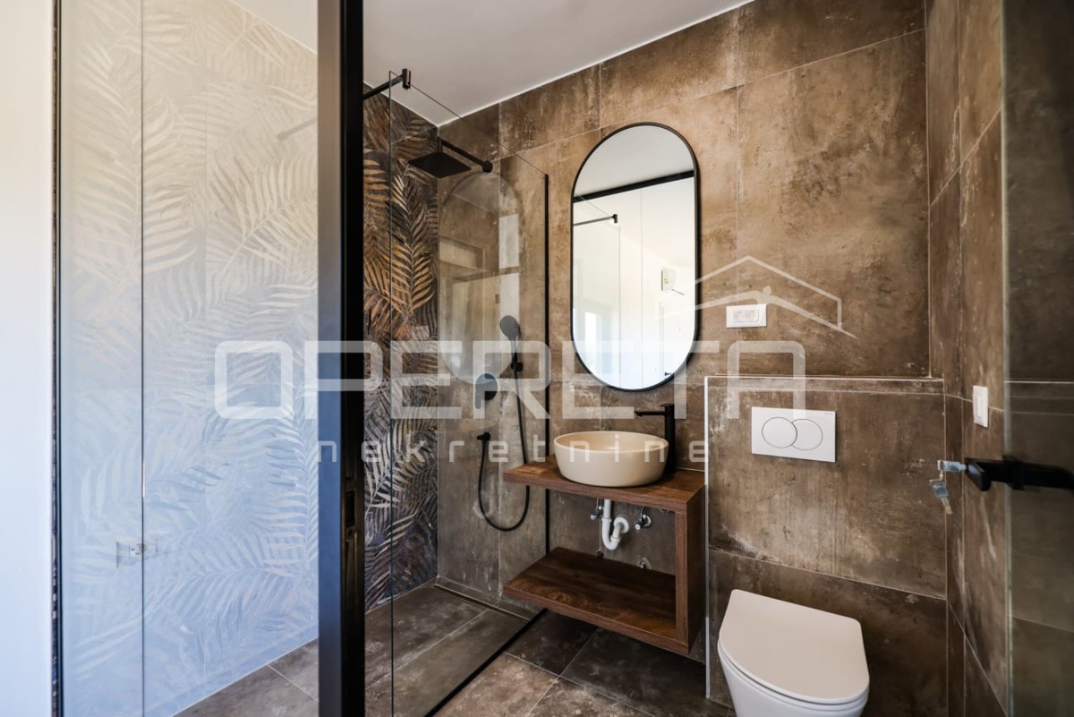 Appartamento trilocale con vista mare, 114 m2, a 300 m dal mare, Sabunike, Privlaka