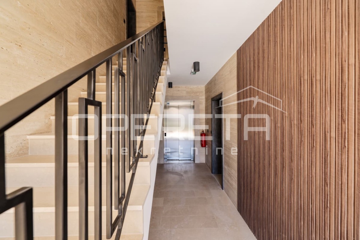 Appartamento trilocale con vista mare, 114 m2, a 300 m dal mare, Sabunike, Privlaka