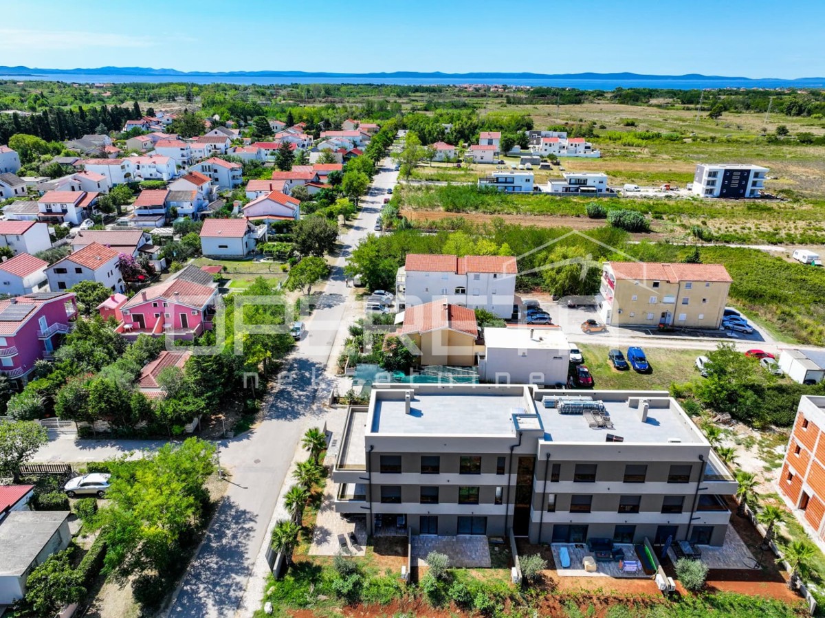 Appartamento trilocale con vista mare, 114 m2, a 300 m dal mare, Sabunike, Privlaka