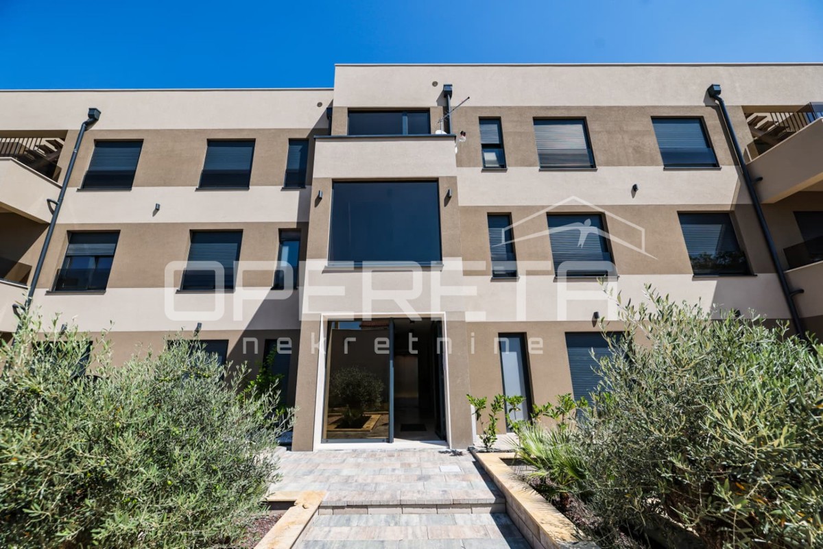 Appartamento trilocale con vista mare, 114 m2, a 300 m dal mare, Sabunike, Privlaka